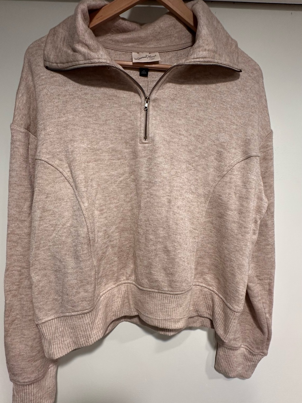 Universal thread XL new sweater